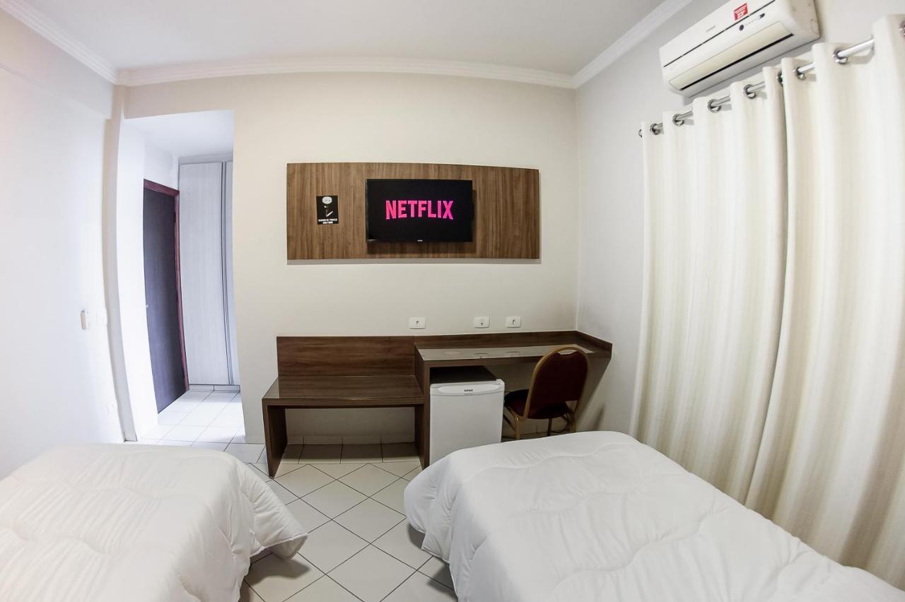 London Hotel Londrina Room photo
